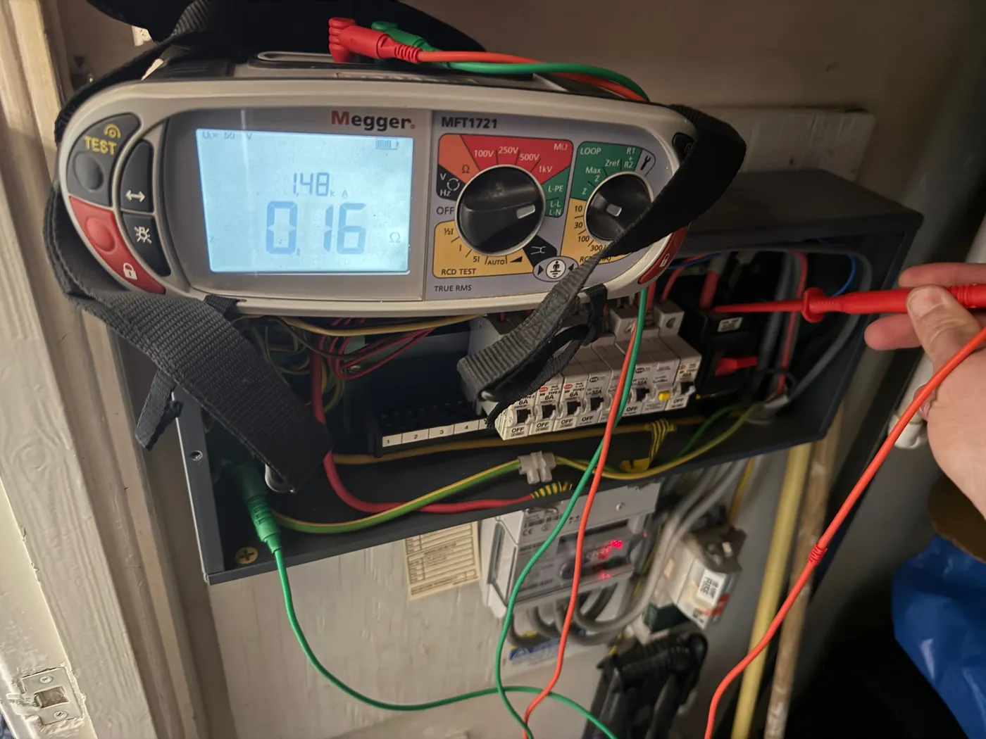 Insulation resistance testing on a distribution board